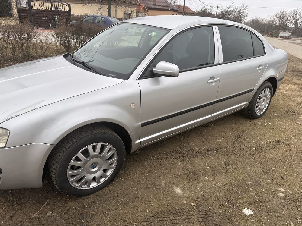 Skoda superb 1.9 tdi proprietar de noua
