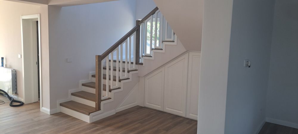 Scari interioare din lemn