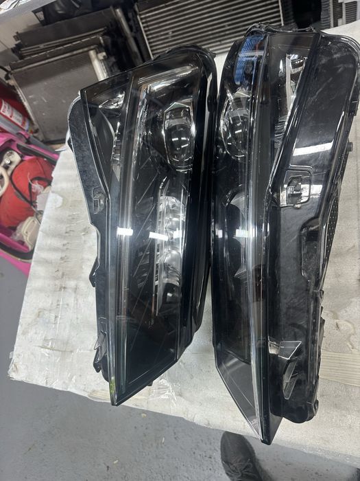 Faruri stanga dreapta full led skoda superb 3v facelift.