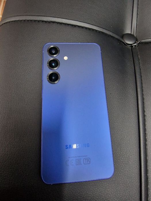 Samsung Galaxy S25 новый