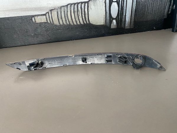 Reflector Bara Stanga Spate VOLVO V60 S60 2018+ 31656586