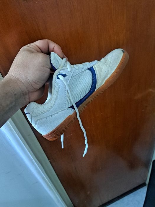 Adidasi tenis de masa