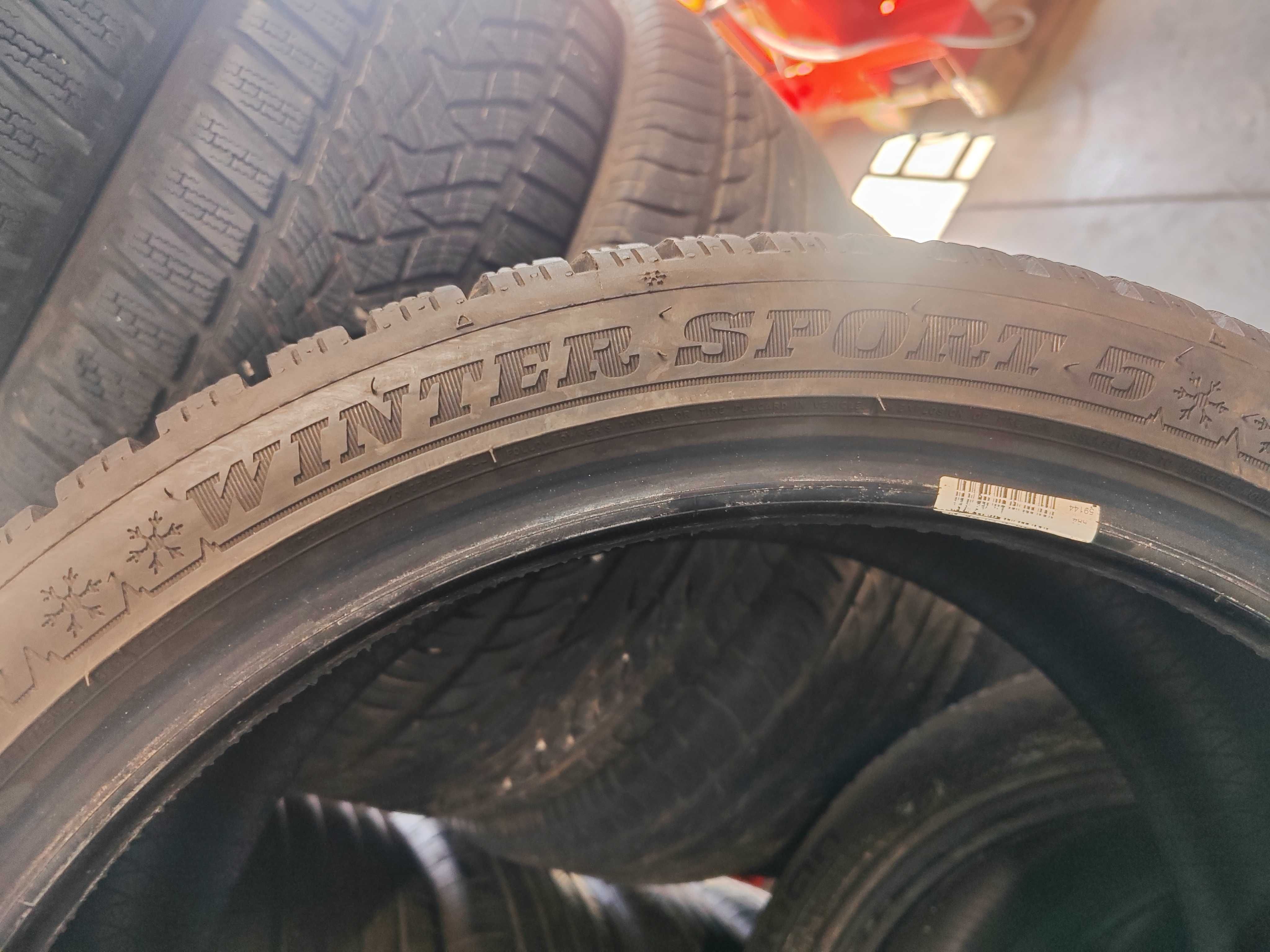 2бр.зимни гуми 225/40/18 Dunlop