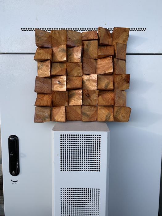 Промоция :Дървено пано от триъгълници