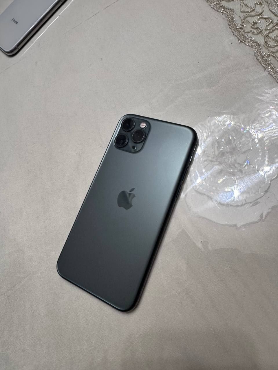 IPhone 11 por hotras 64