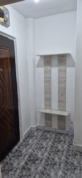 Închiriez garsoniera decomandata