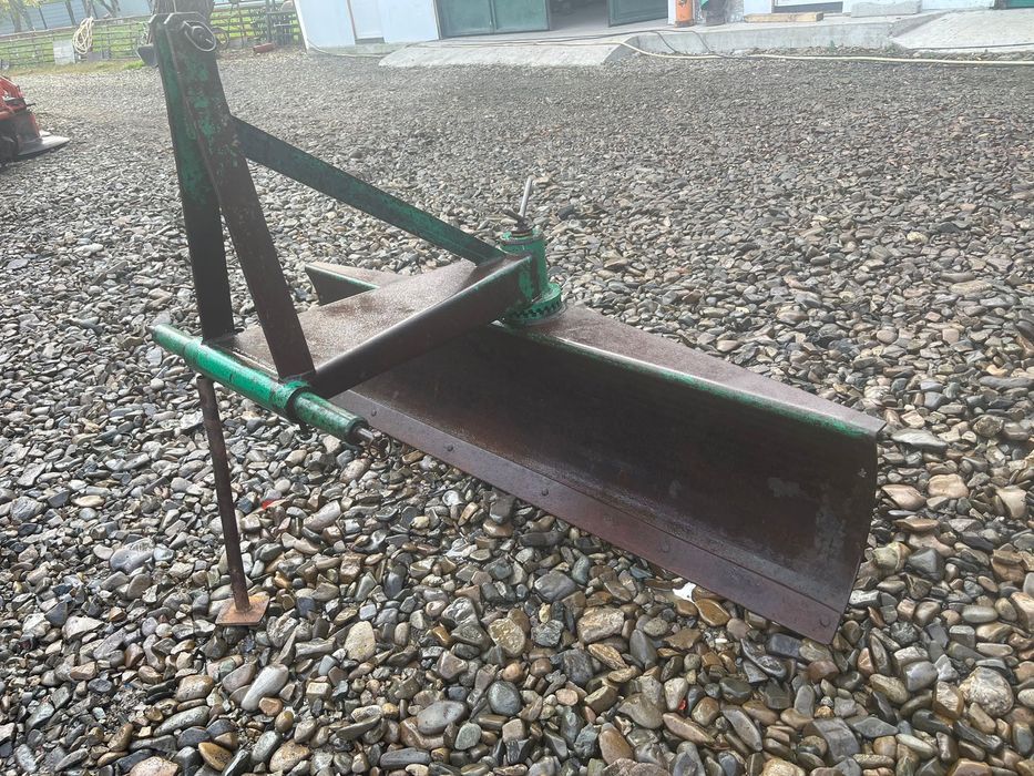 Lama Zapada Spate Tractor