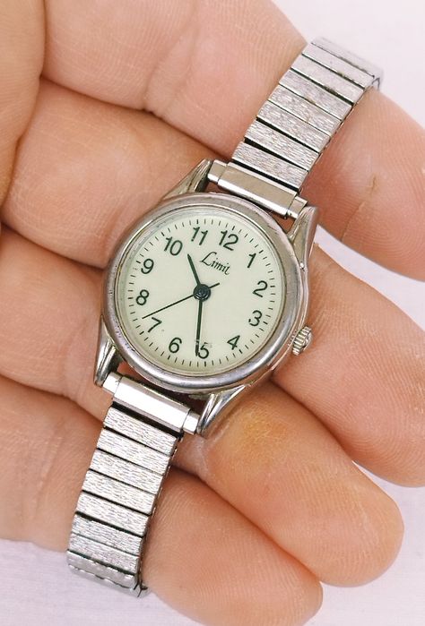 Ceas de damă Lorus, cu quartz, cadran fosforescent, din oțel inox