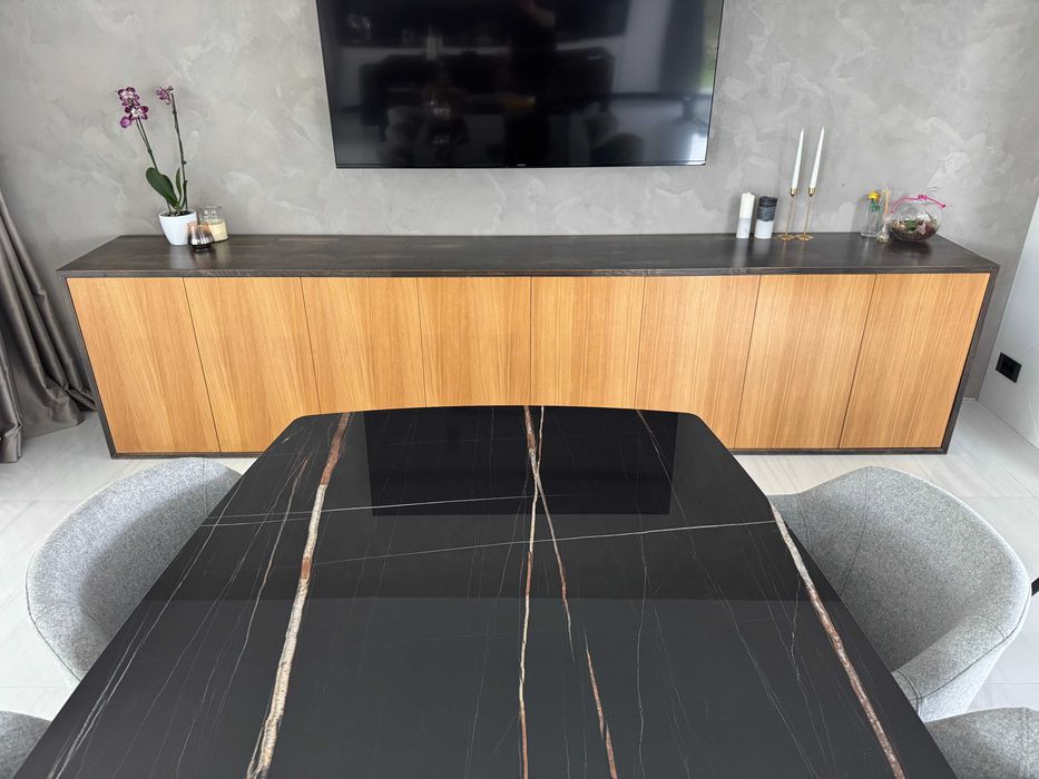 Шкаф естествен фурнир с размери 346/50/81