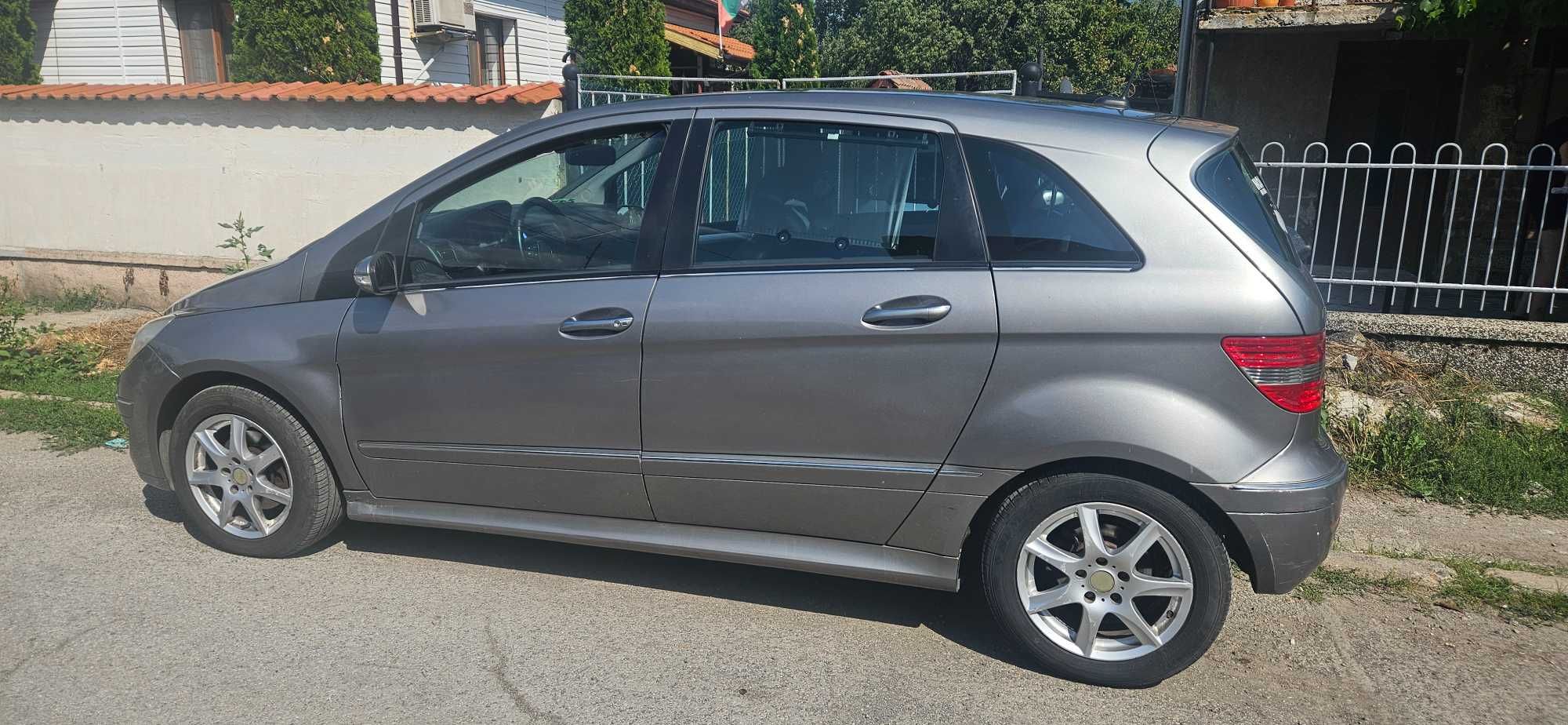 Mercedes benz b180
