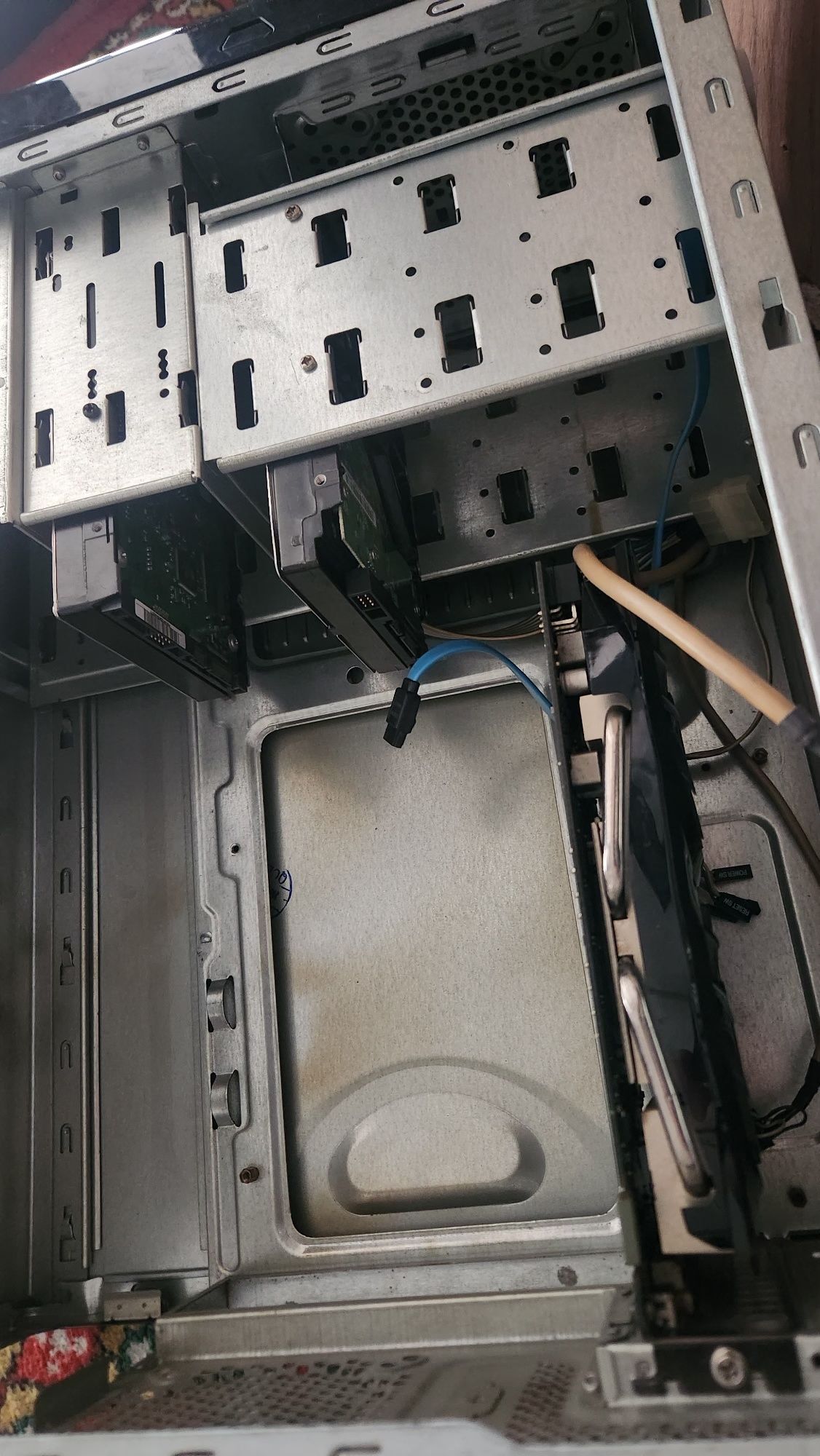 Sotiladi keys hard disk video karta