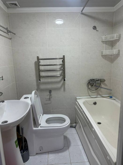 Arenda kvartira. Izzat,  Aziya haus navostroyka  1/2/9