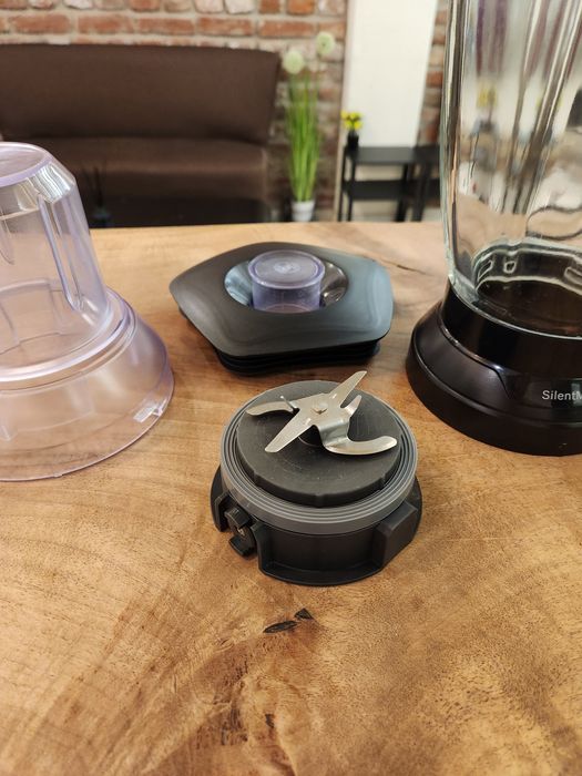 Блендер Bosch Silent Mixx + приставка за ядки и сосове