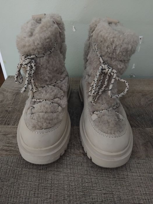 UGG бети с велурена агнешка кожа и модели от ZARA