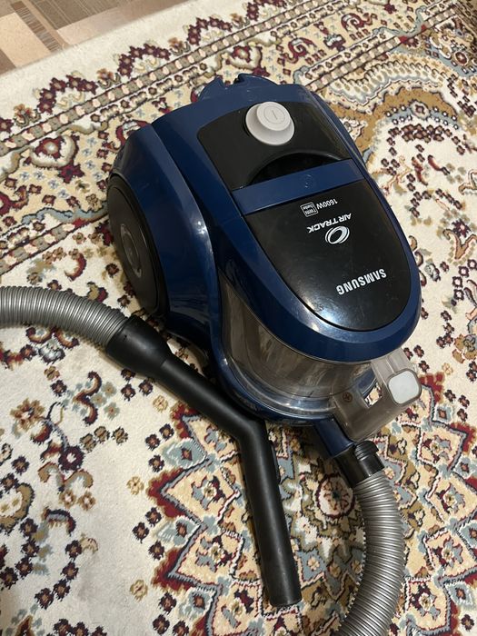 Пылесос Samsung.