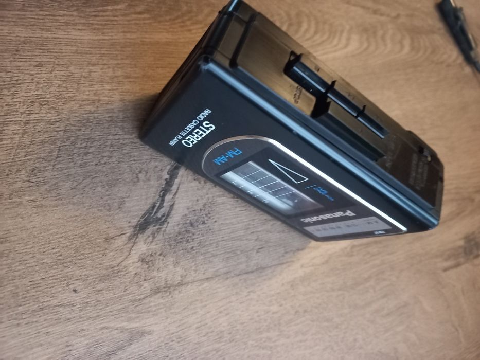 Walkman cu radio  Panasonic si Aiwa