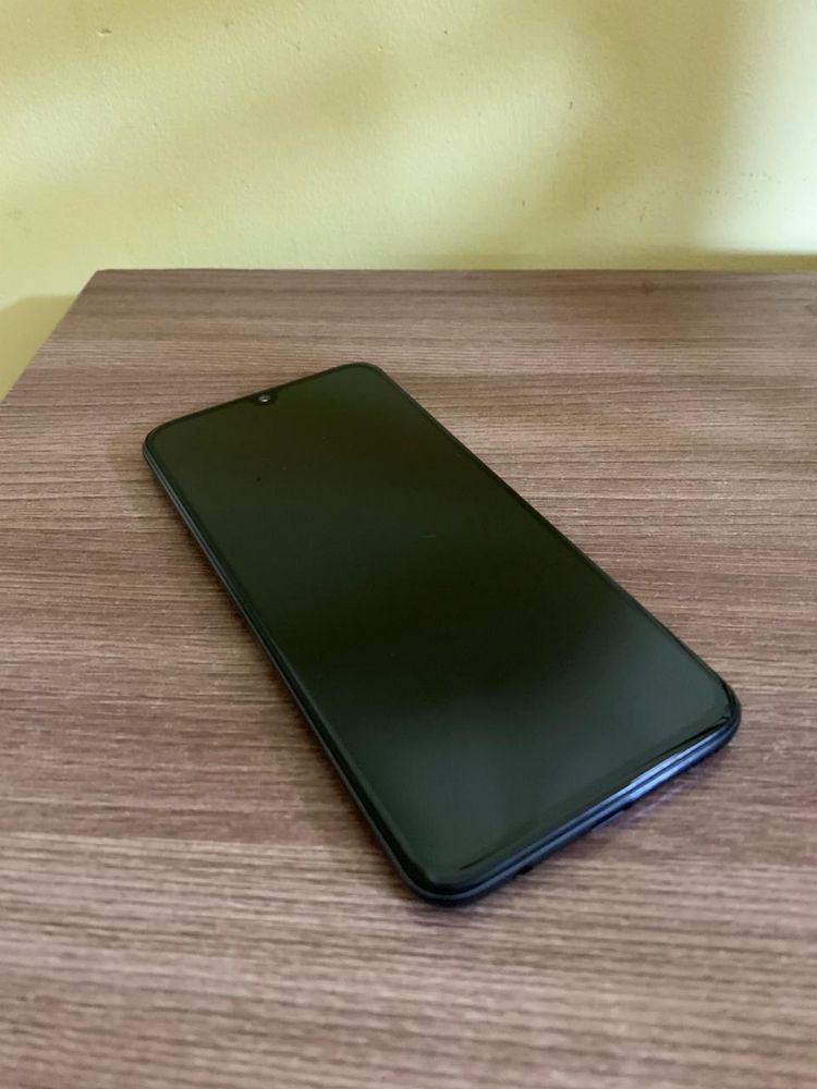 Продаю Samsung A40