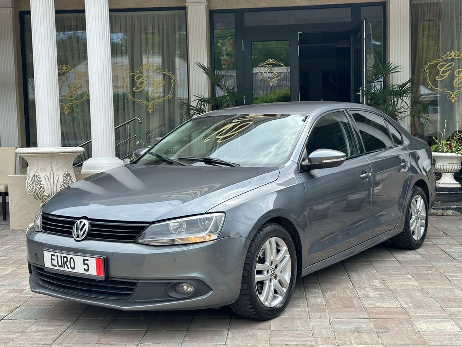 VW jetta 1.6 TDI / euro5 / 2012/ clima / navigatie/ DSG