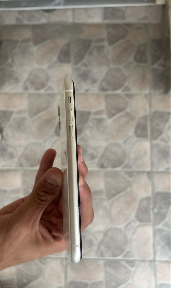 iphone 11 alb utilizat