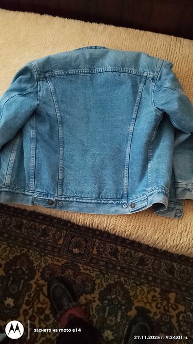 дънково яке    levis  подходящо за тинейджер