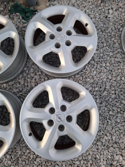 5x110..16 цола. 6j ET44 оригинални Опел