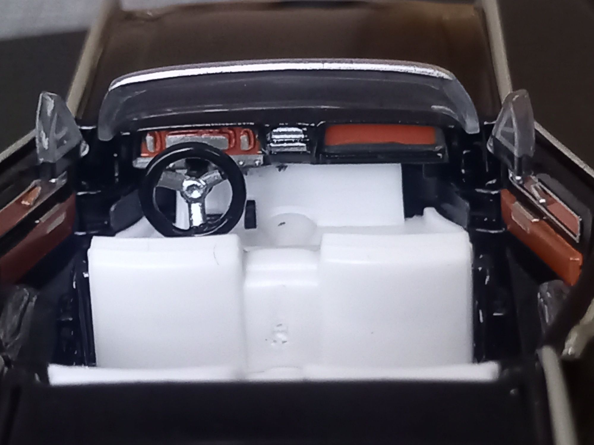 Lincoln Continental '61 - Hot wheels RLC - количка 1/64