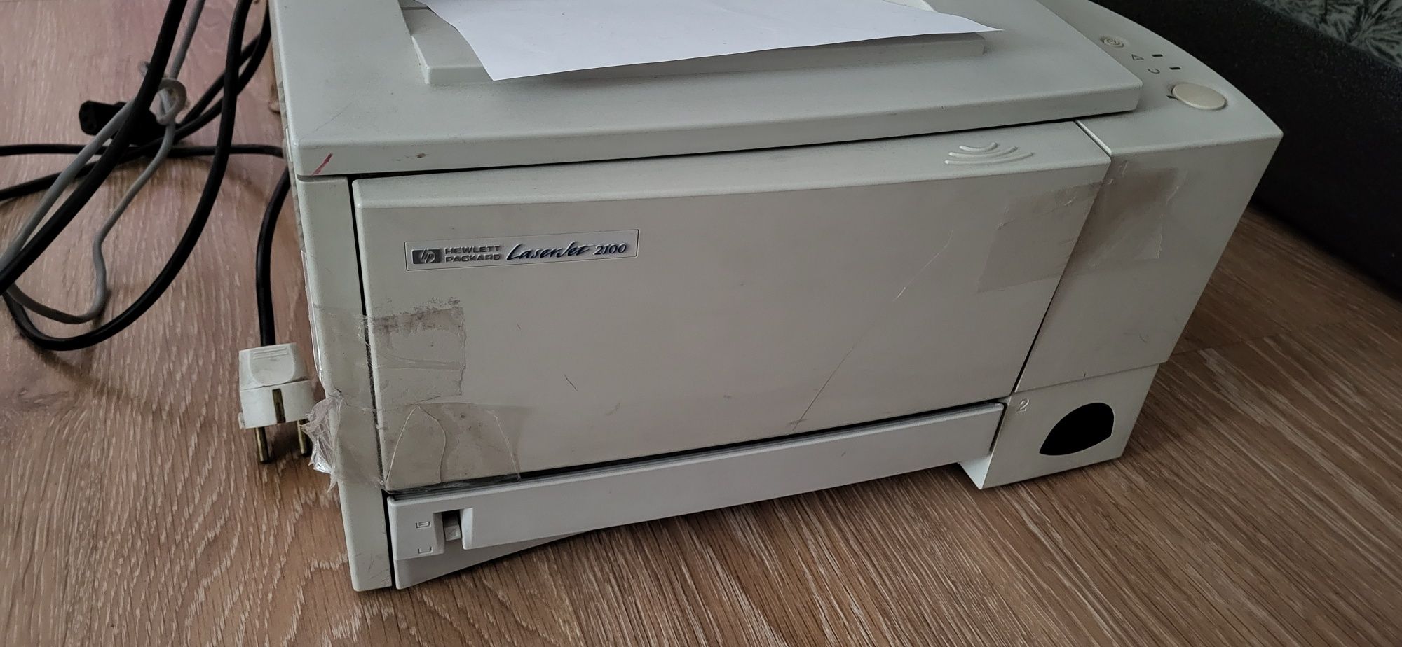 Imprimanta de retea cablu HP LaserJet 2100 cu inca un toner nou