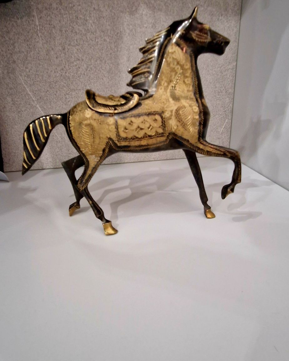 Конь статуэтка бронзовая