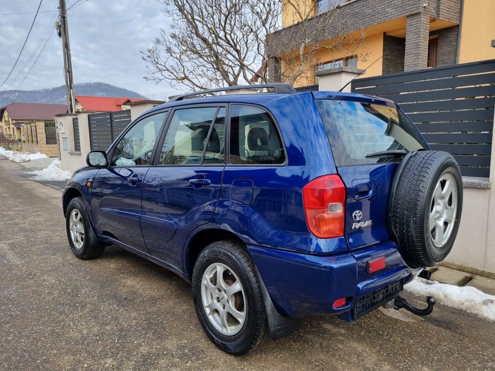 Vând Toyota Rav 4 Motor 2.0 diesel 4x4 an 2003