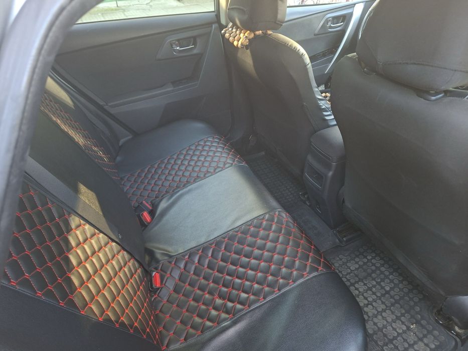 Toyota Auris 1.8 Хибрид/Газ