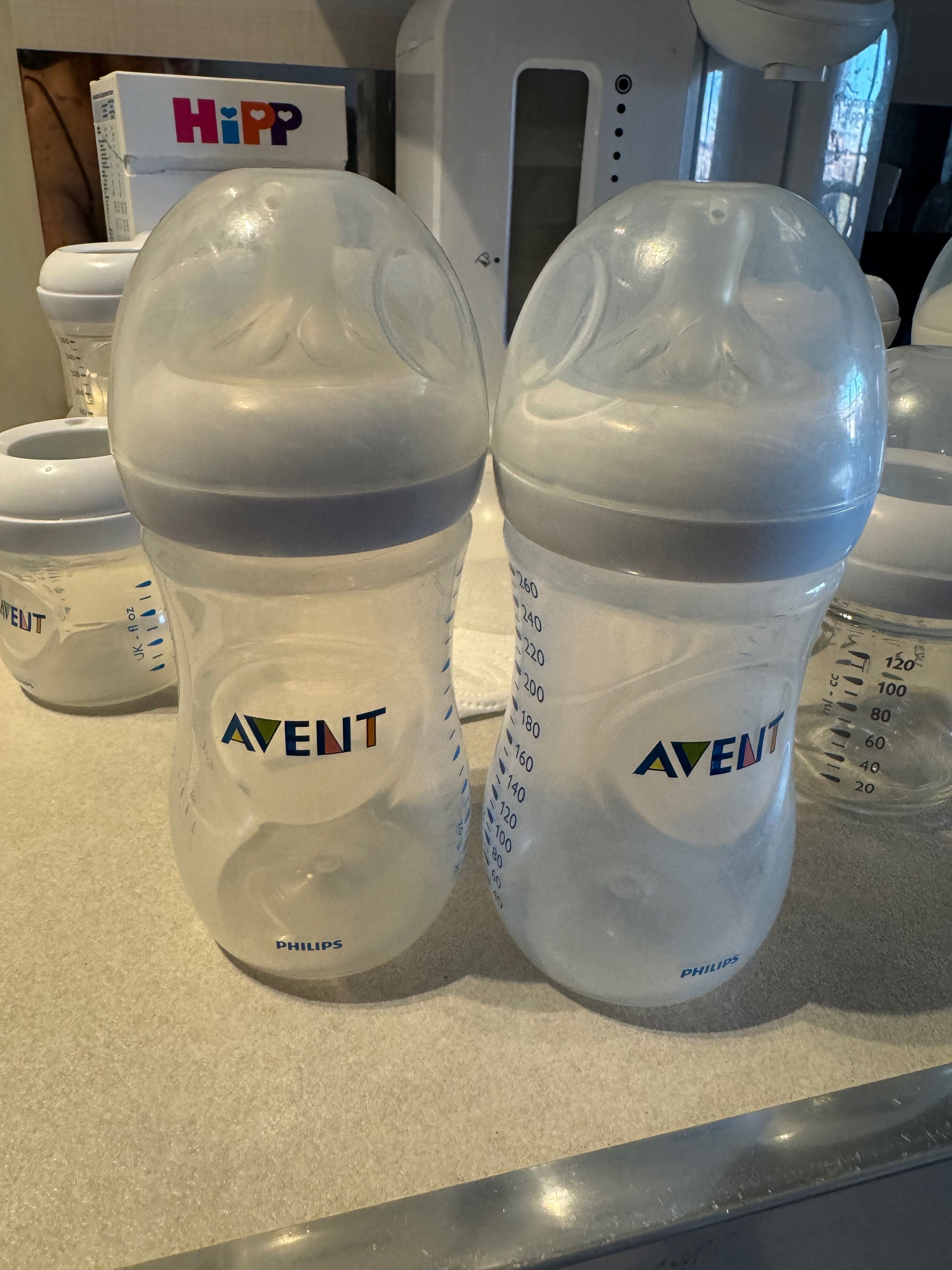 Бебешки шишета Avent