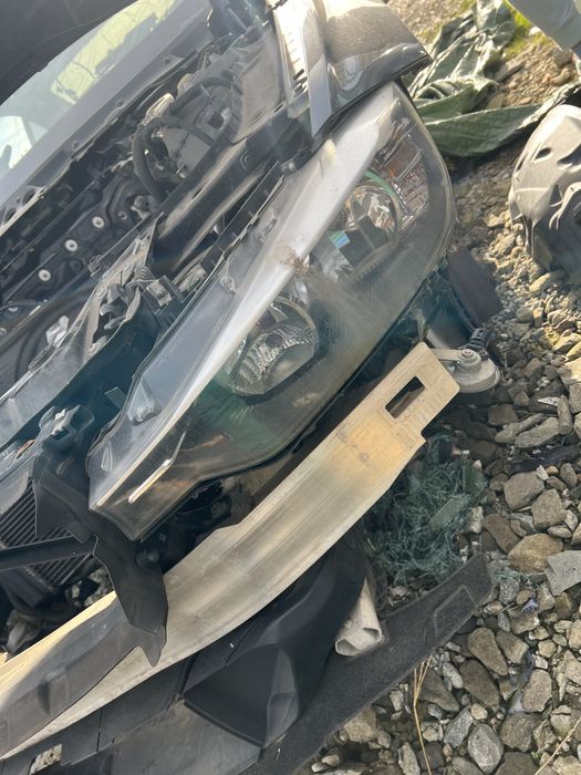 Far faruri stanga sau dreapta bmw f30 fara xenon