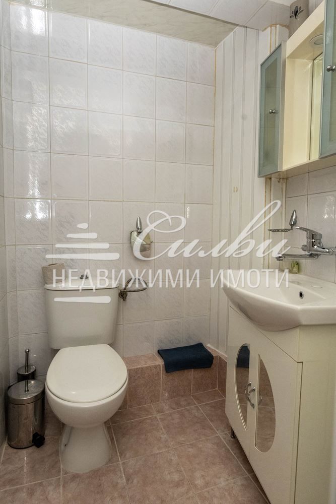 Продава се Тристаен апартамент в Шумен, Център - 90 кв.м за 1389 €/кв.м - Снимка #9