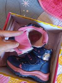 Детская обувь на девочку