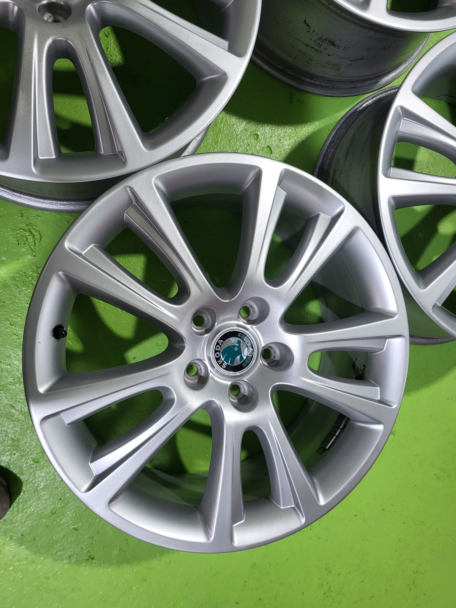 18 5x112 Skoda лети джанти 5х112 шкода