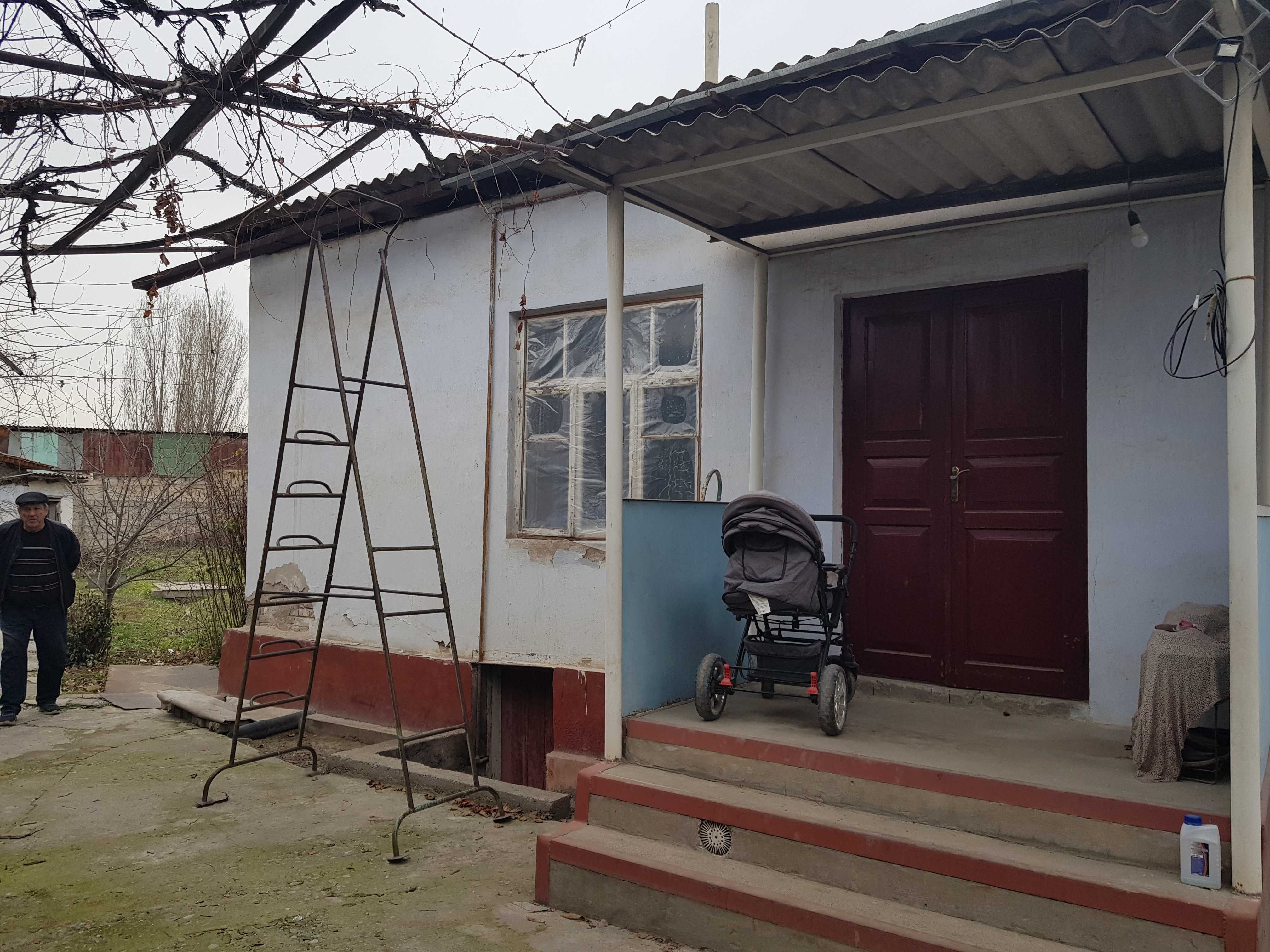 Продам участок с домом 5.3 соток