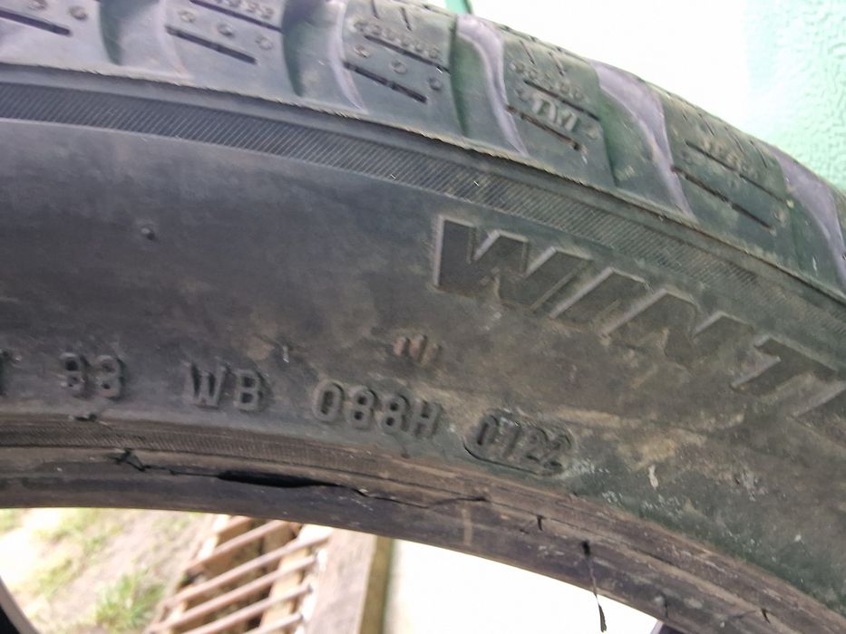 Anvelopă 235/45R18 marca Pirelli, M+S,DOT 2022