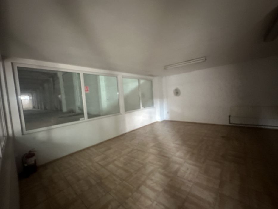 Inchiriem hala 2200 m