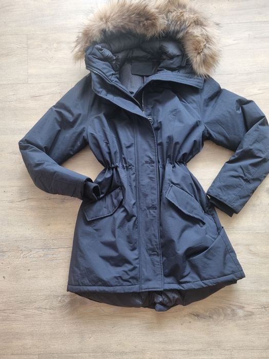 Дамско зимно яке с естествен пух