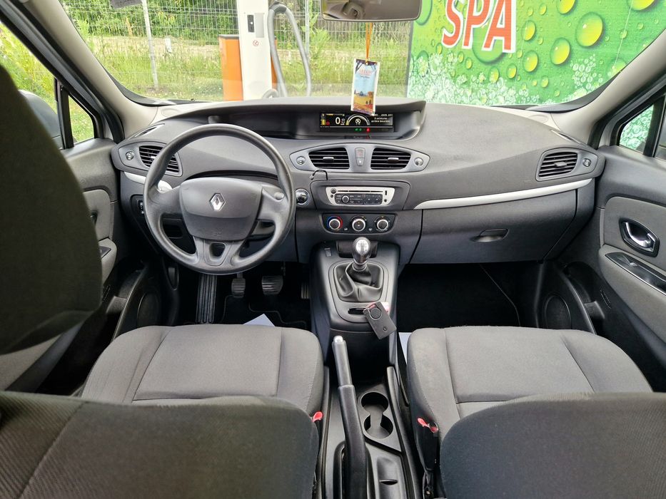 Renault Grand Scenic 

Motor 1.5 Dci

Cutie manuala 6+1 trepte

Km:265
