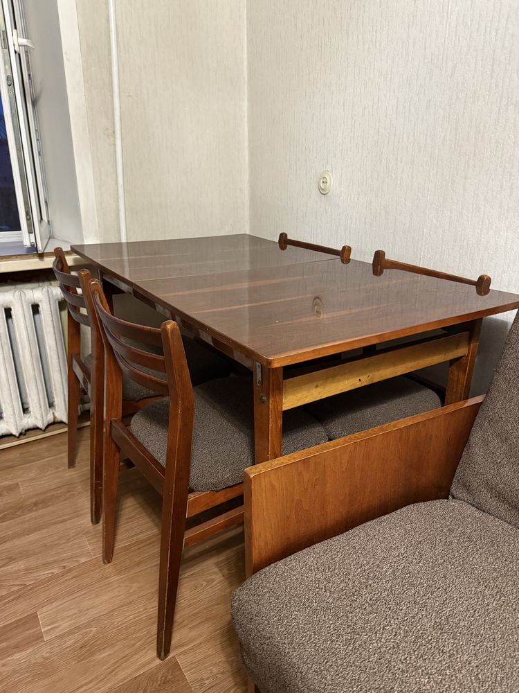 комплект мебели СССР: стол + 6 стульев