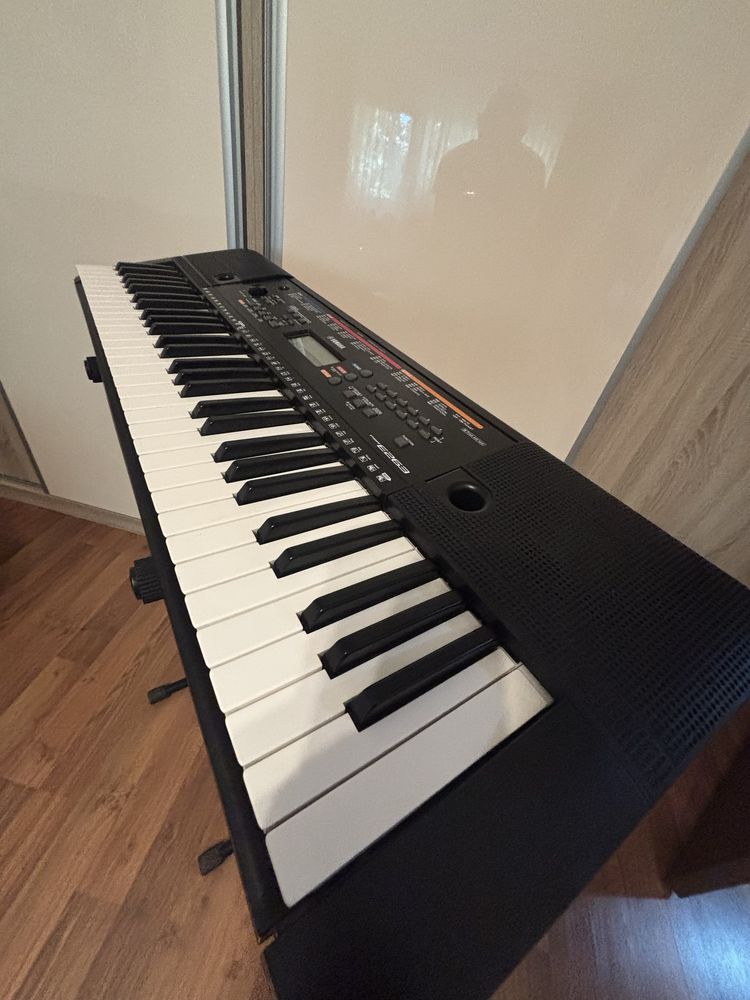 Orga Yamaha PSR E263