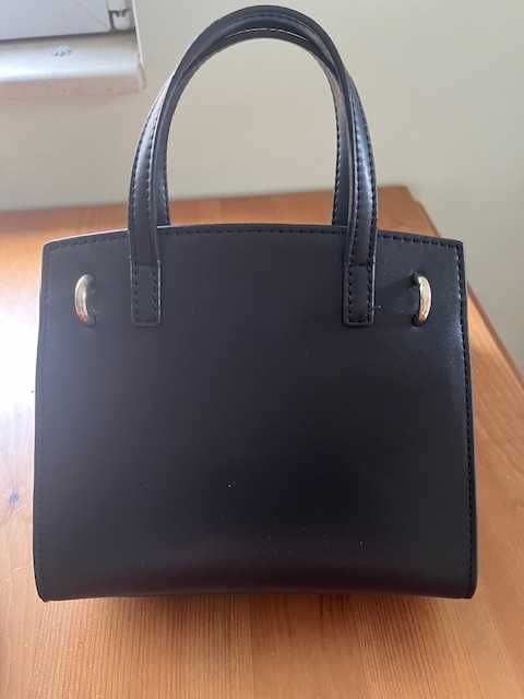 Черна чанта Guess