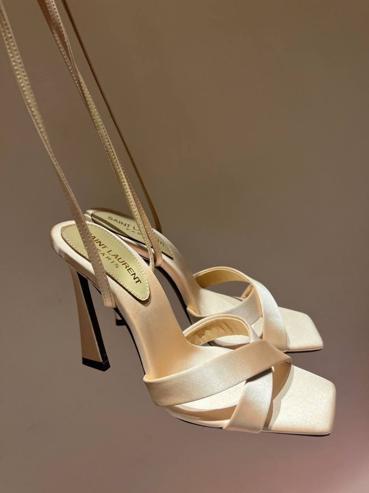 Pantofi Saint Laurent