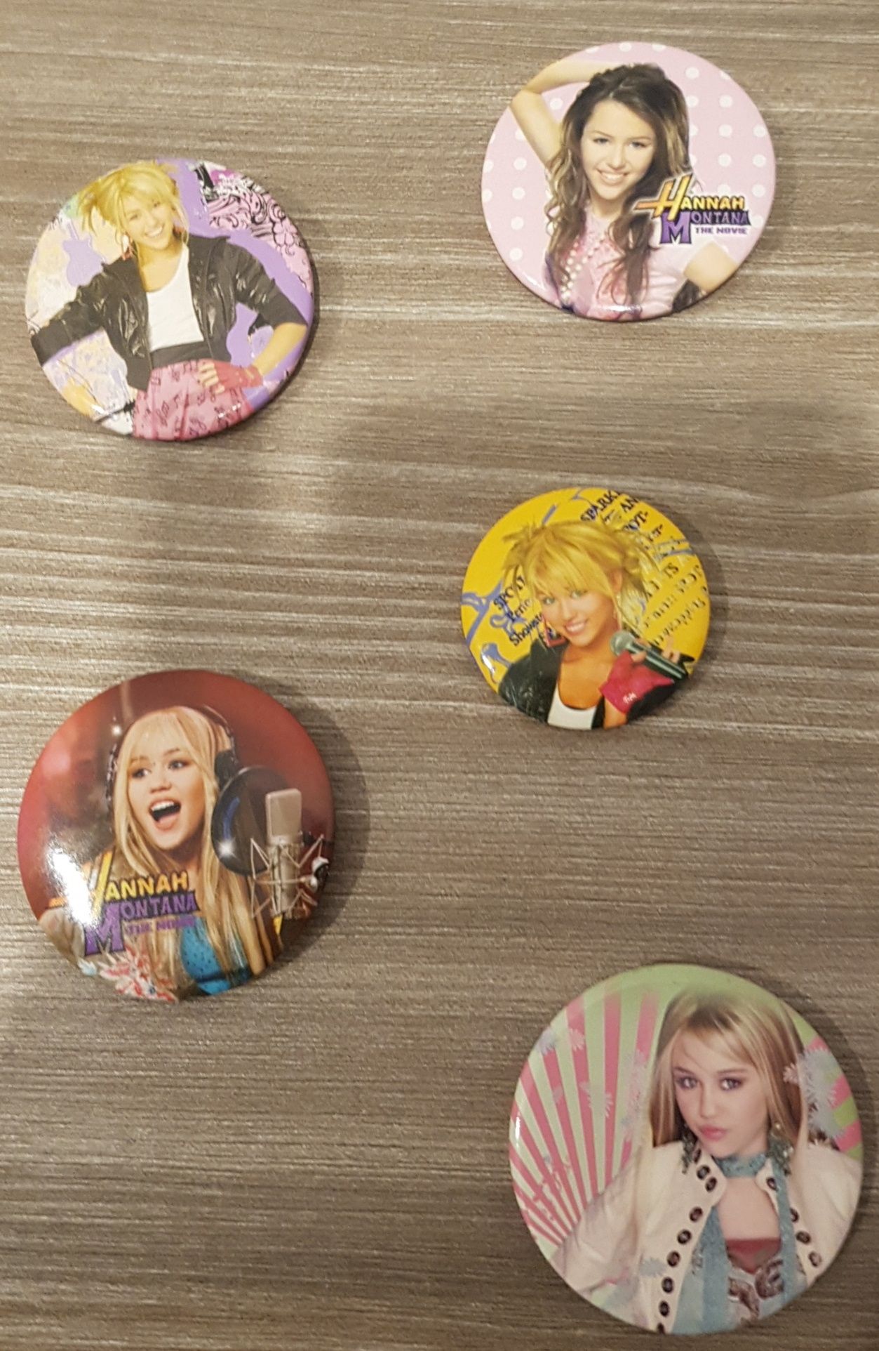 Set de insigne Disney Hannah Montana Hello Kitty