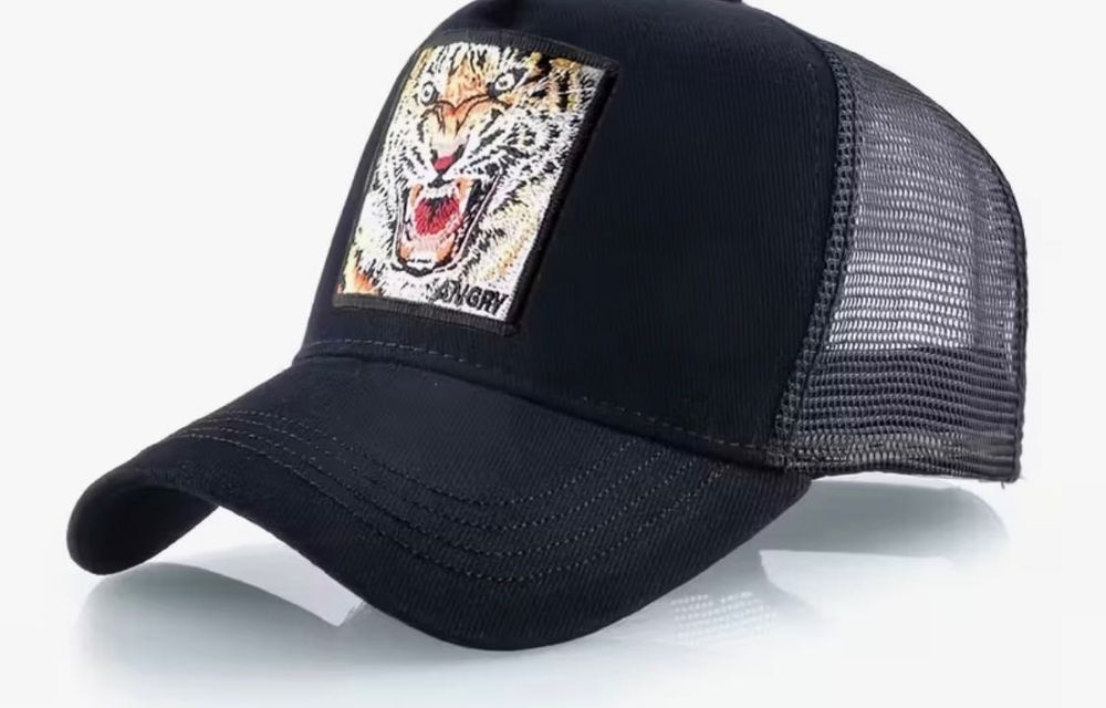 Шапки с козирка подходящи за вас !