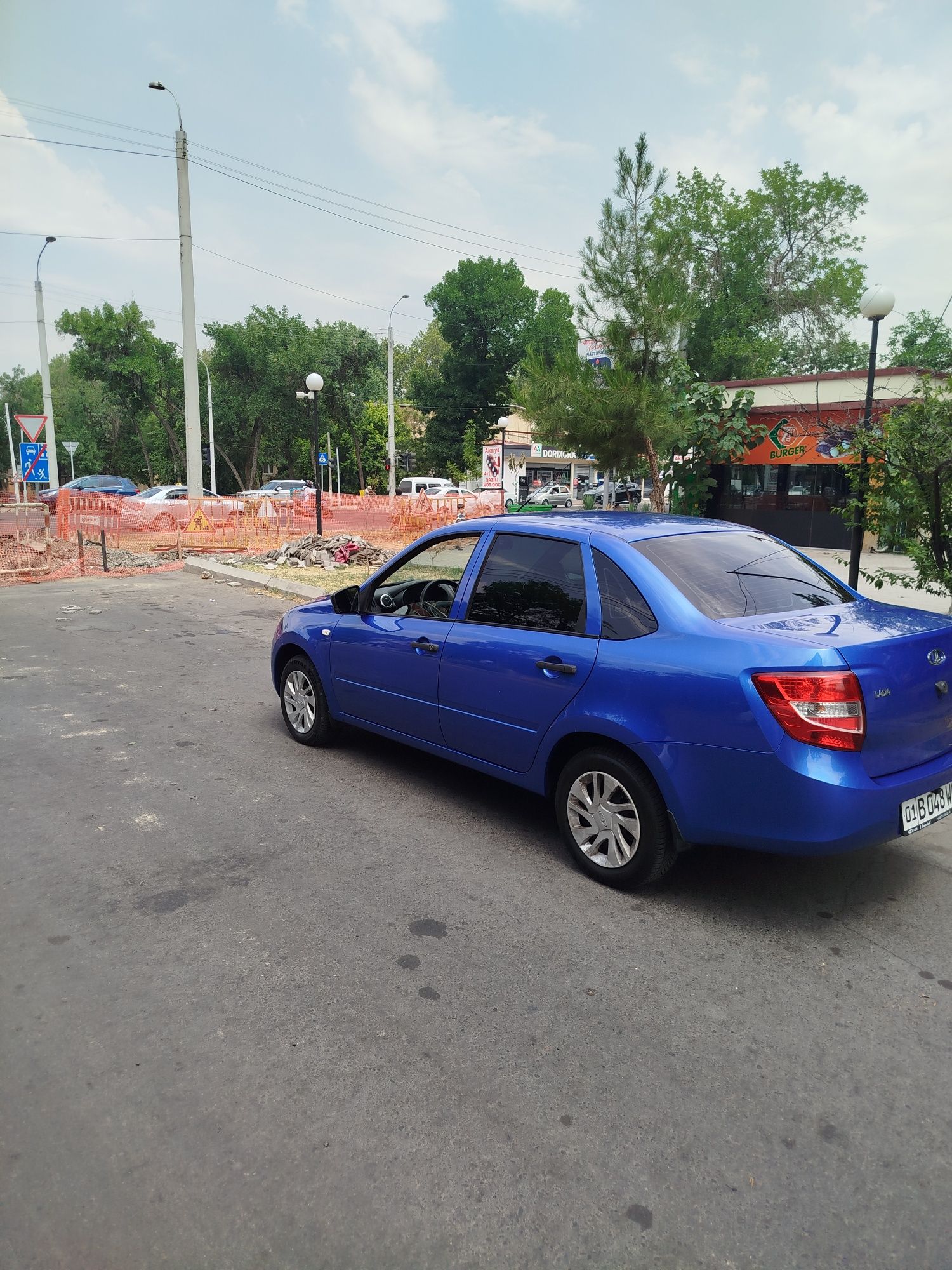 Lada Granta avto
