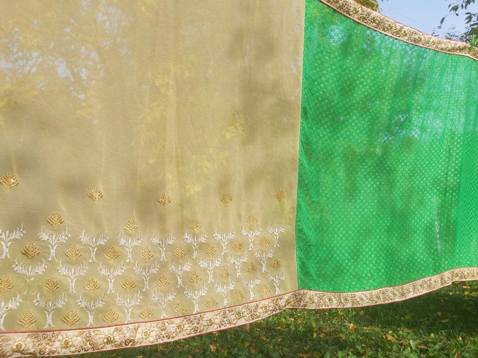Sari indian brodat 5,30 m × 1,15 m