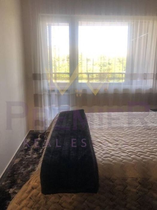 Продава се Двустаен апартамент в Бургас, Меден рудник - зона Д - 72 кв.м за 2084 €/кв.м - Снимка #2