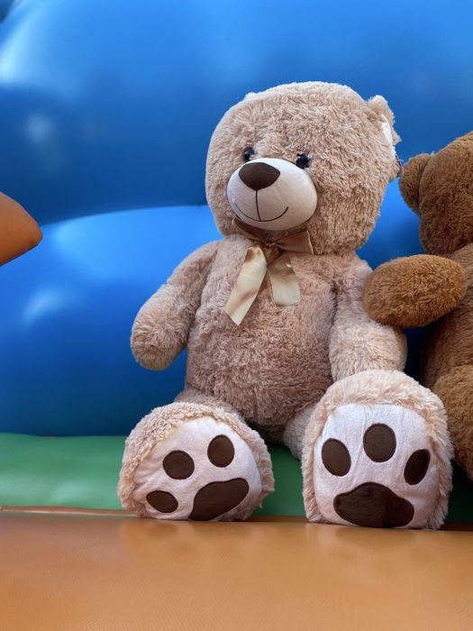 Големи плюшени мечоци – перфектният подарък за малки и големи!